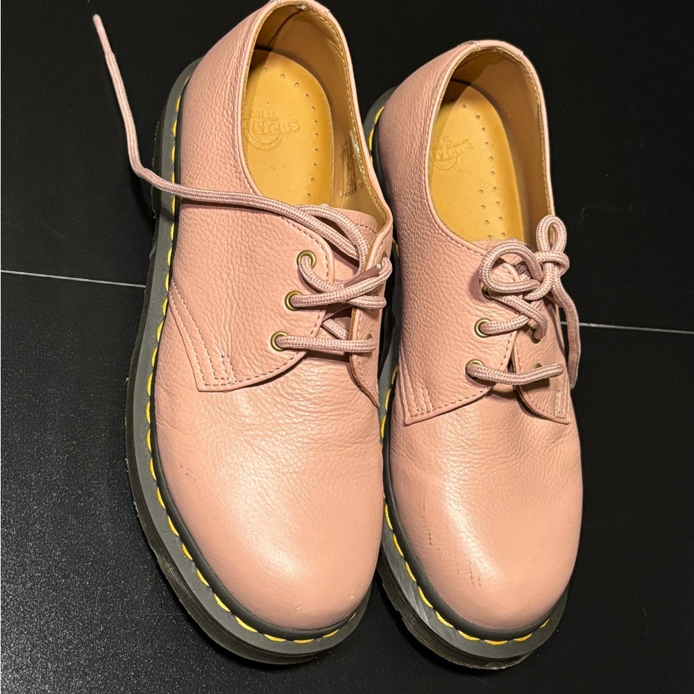 DR. MARTENS 1461 WOMEN'S VIRGINIA LEATHER OXFORD SHOES IN PINK BEIGE